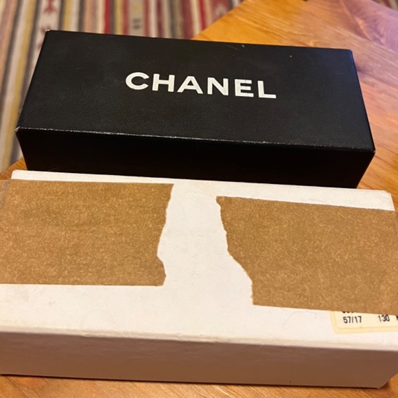 Vintage Chanel Sunglasses 01948 94305 certified Black Round Lunettes Sunglasses main image 4